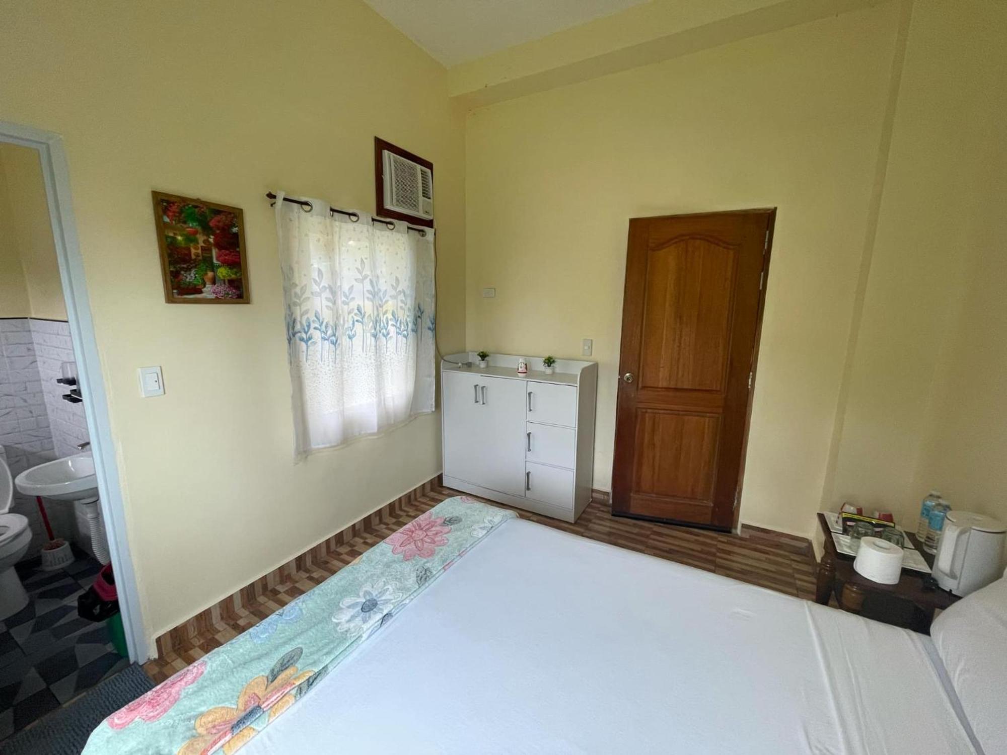 Whitesands Beach Resort San Isidro  Экстерьер фото